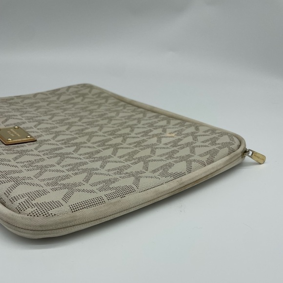 Michael Kors Laptop Case - Picture 10 of 14